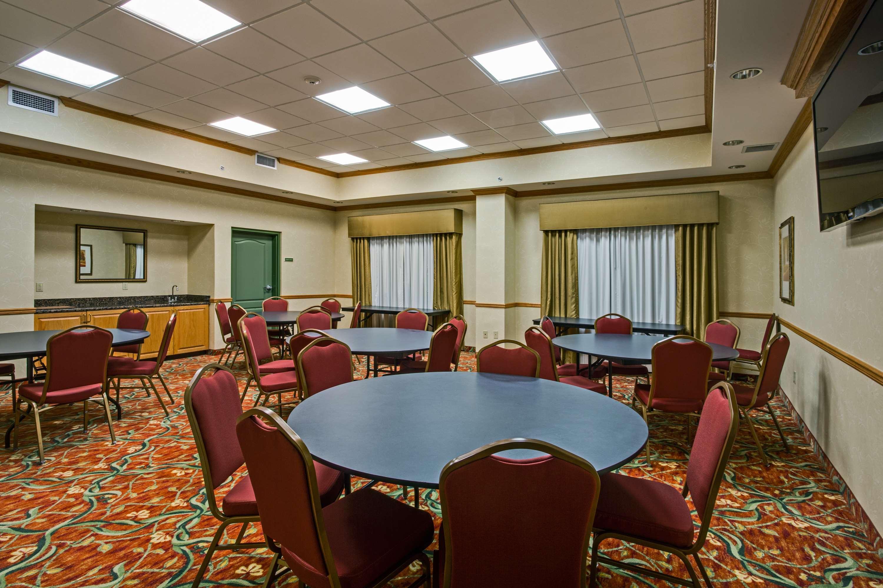 Country Inn & Suites By Radisson, Pensacola West, Fl Ferry Pass Business photo
